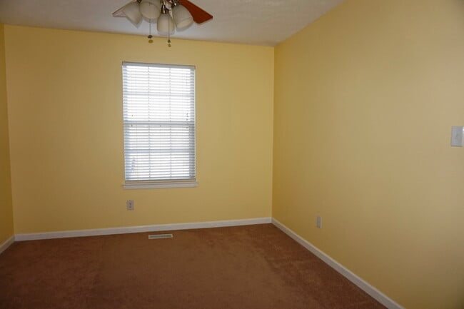 Building Photo - Charming 3Bed/2.5 Bath in Nottingham!
