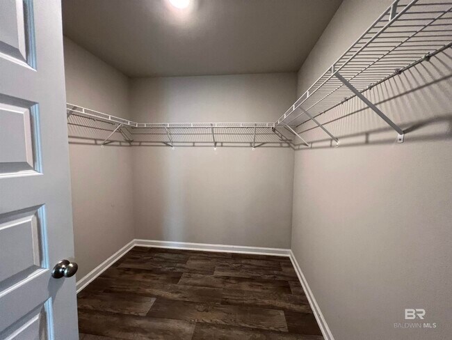 Building Photo - 23904 Songbird Dr