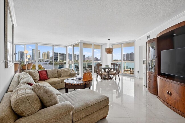 Building Photo - 3370 Hidden Bay Dr