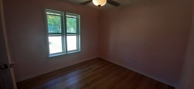 Building Photo - 1803 Greenwood Cove