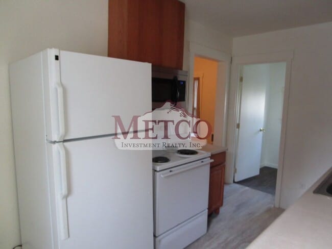 Building Photo - 15401