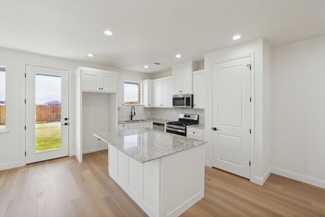 Building Photo - 19101 Sierra Madre Dr