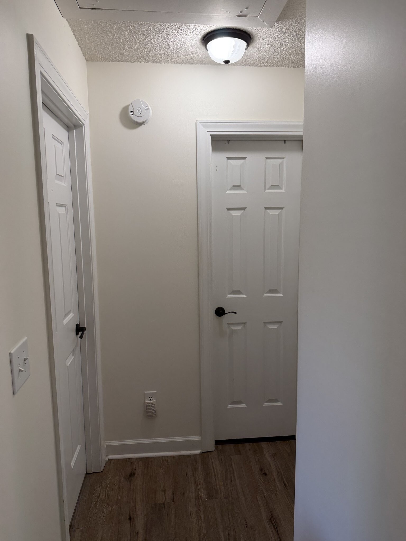 Building Photo - 2385 Wedgewood Dr