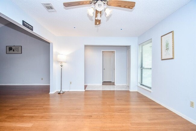 Building Photo - 11902 S Fairhollow Ln