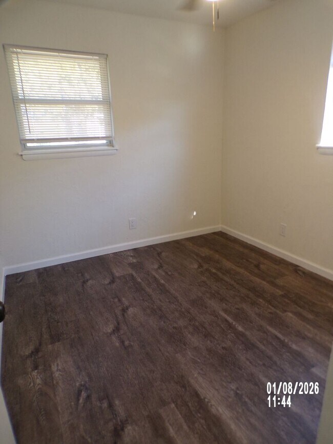 Building Photo - Great re-do