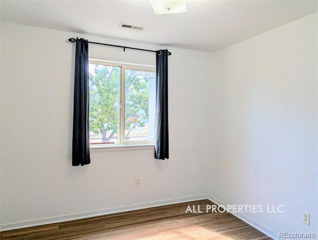 Building Photo - 1617 W 39th Ave