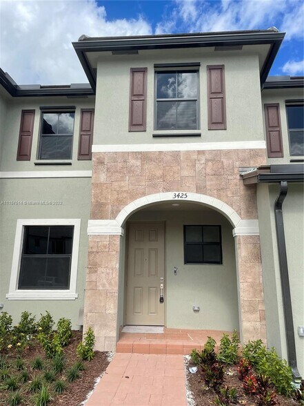 Primary Photo - 3425 W 113th St
