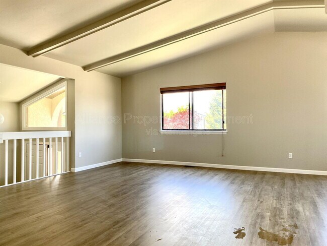 Building Photo - 5945 Breeze Ct