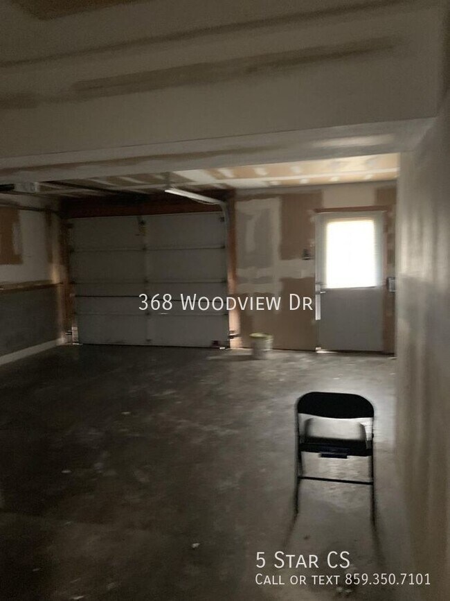 Quiet Neighborhood 4 Bedroom 2.5 Ba on a c... 368 Woodview Dr