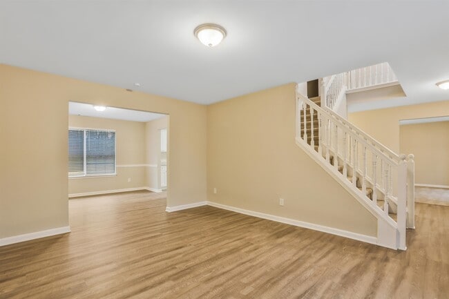 Building Photo - 5240 Rock Pl Dr SW