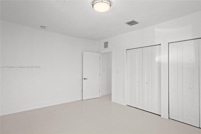 Building Photo - 1687 SW 11th St