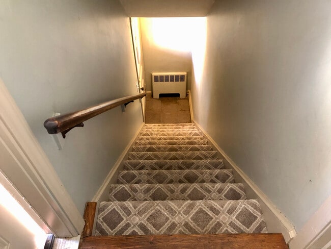 Building Photo - 57 Vine St