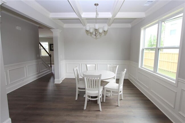 Building Photo - 6870 Rambling