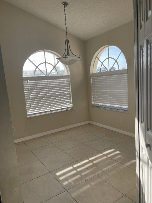 Building Photo - 939 Lejay St