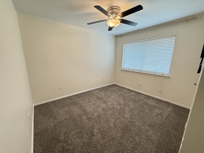 Building Photo - 609 N Vinton Ave