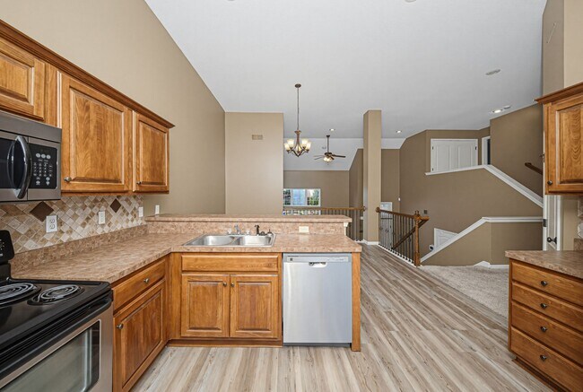 Building Photo - 2608 Brooke Bend