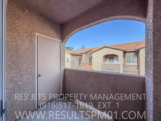 Building Photo - Spacious One Bedroom located in the Villas at Diamond Creek
