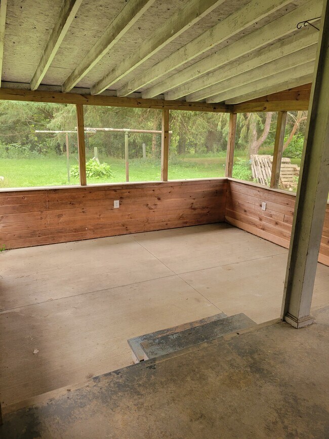 Building Photo - Parsonage