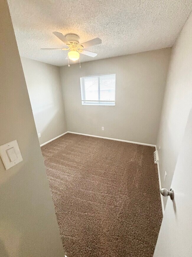 Building Photo - 9014 E Lehigh Ave