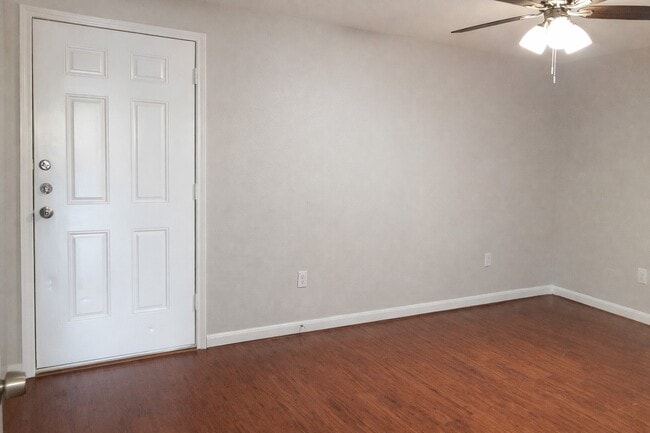 Building Photo - 134 S Bend Ct