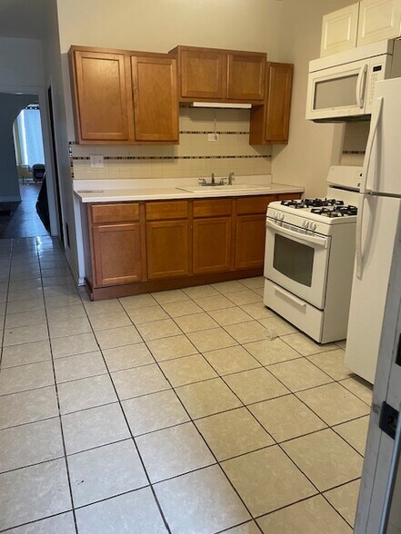 Building Photo - 5017 W Huron St