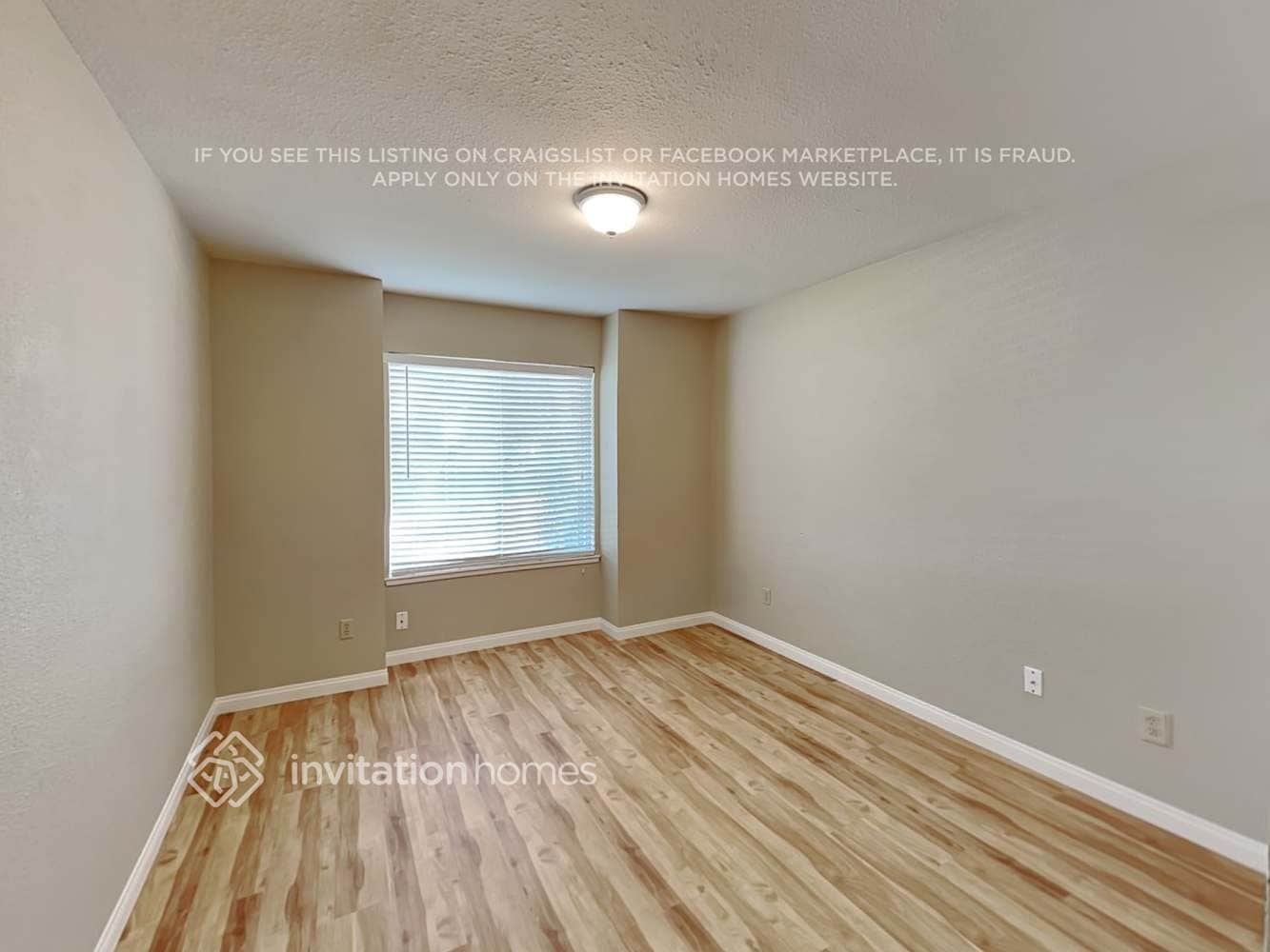 Building Photo - 9017 Laguna Springs Way