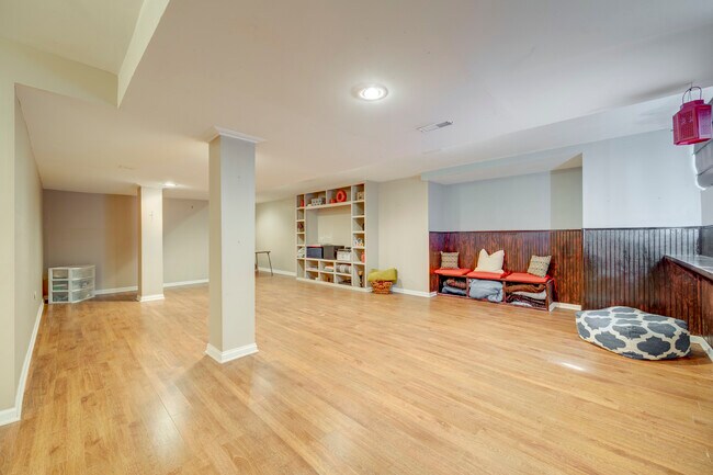 Building Photo - 1218 Birchdale Ln