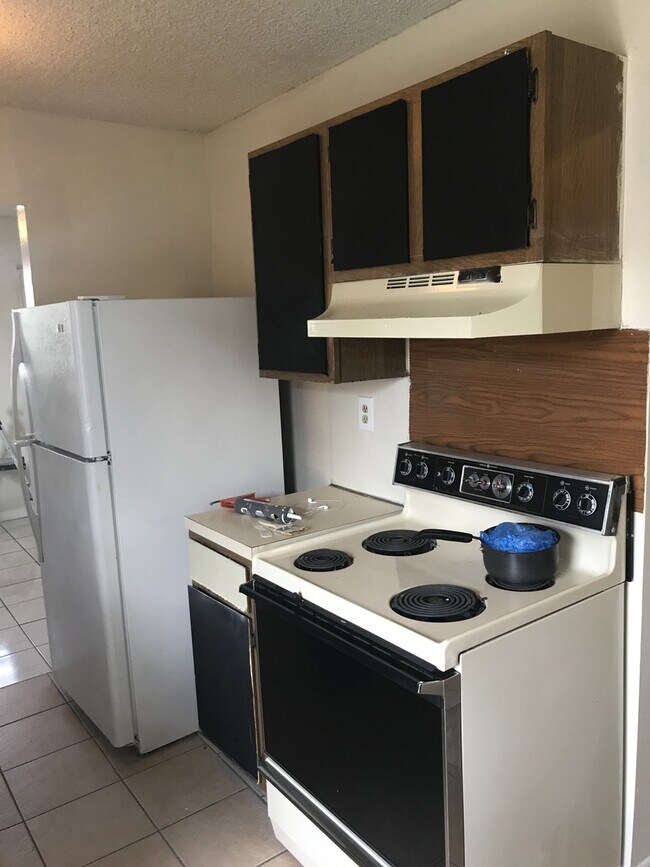 Building Photo - Large 3-2 house in Oakland Park