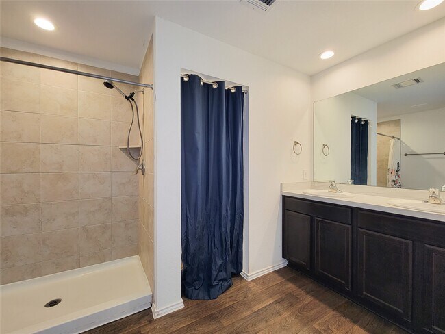 Building Photo - 14741 Hazel Br Dr