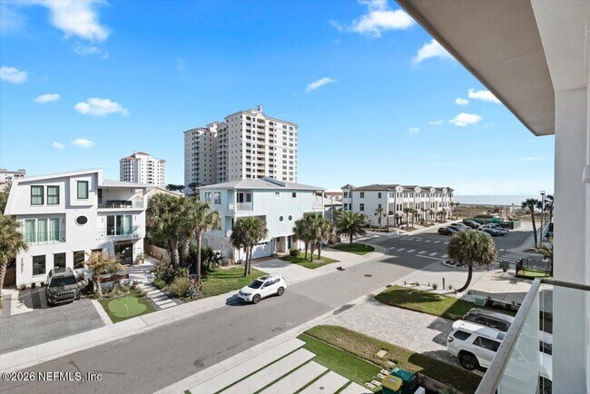 Building Photo - 114 12th Ave S