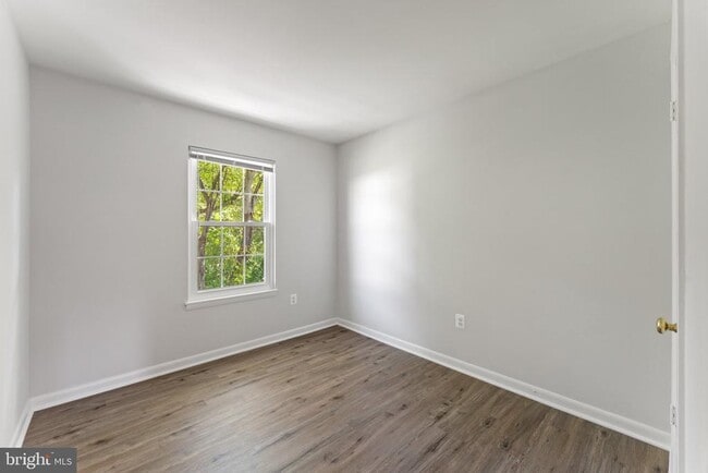 Building Photo - 15001 Cherrydale Dr