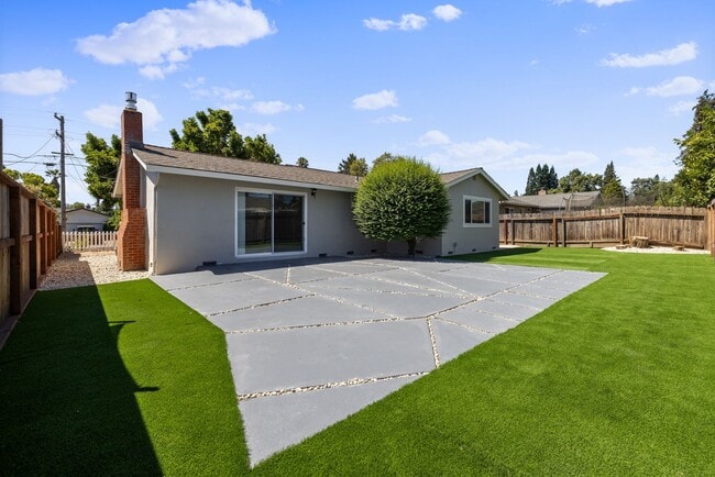 Building Photo - TENTATIVELY RENTED Updated 4 Bedroom 2 Bat...