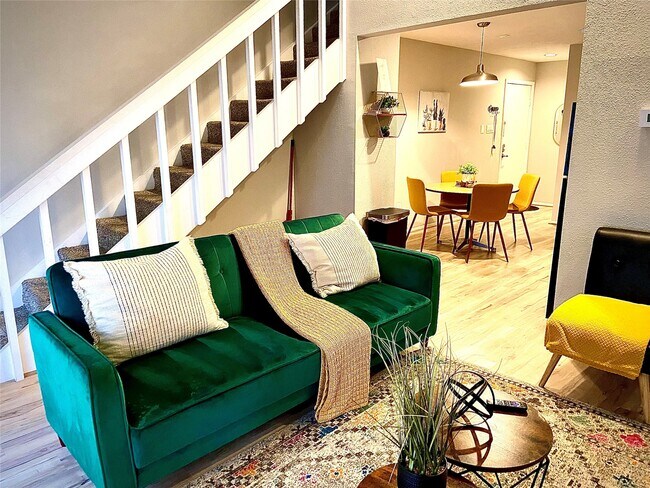 Building Photo - 12900 Walden Rd