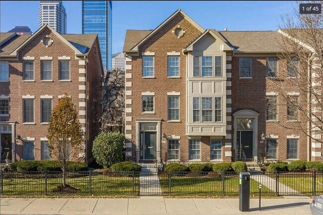 Primary Photo - 252 N New Jersey St