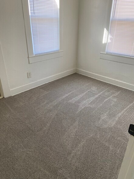 Building Photo - 112 S 9th St