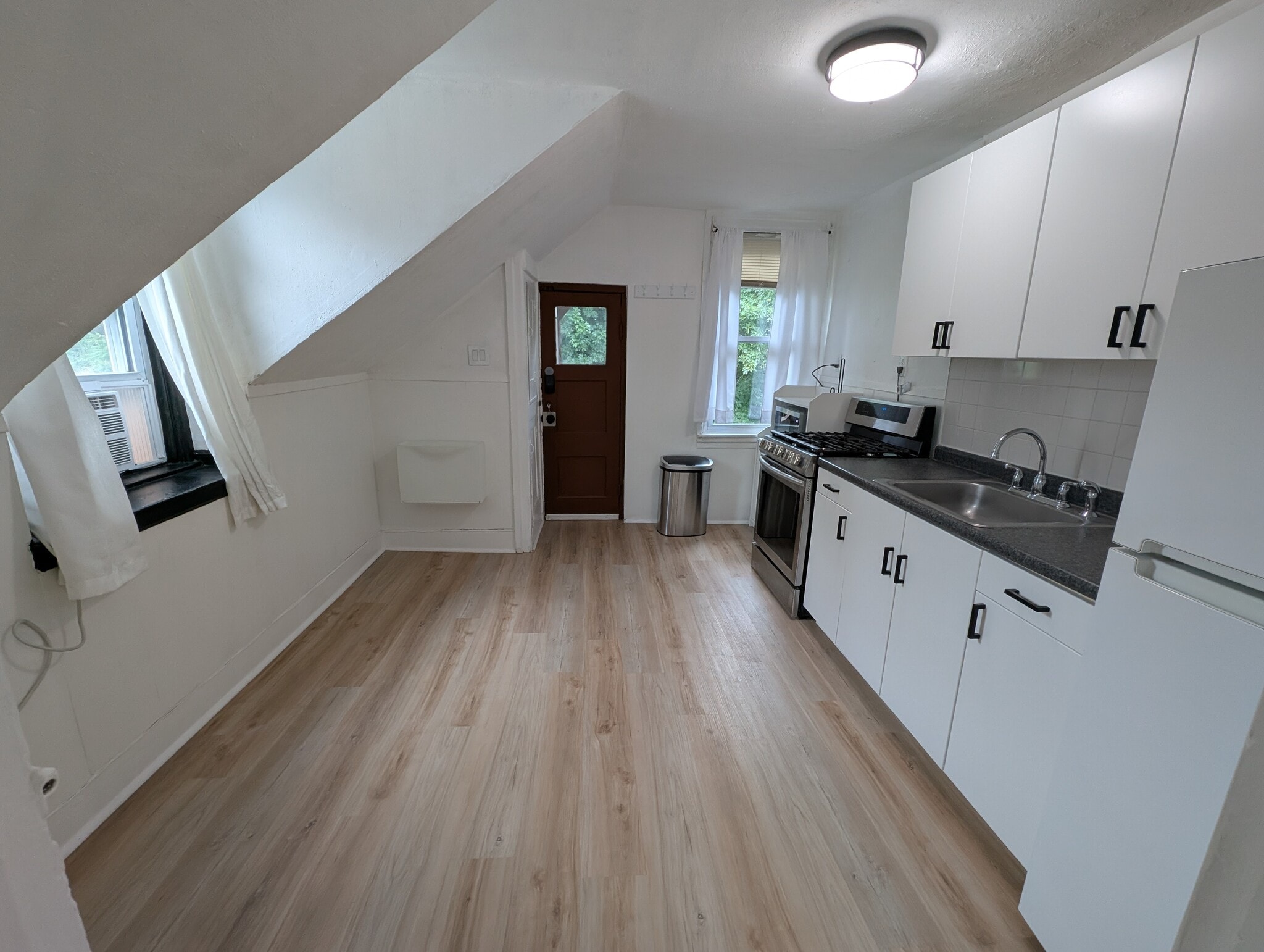 Kitchen - 281 Washington Ave