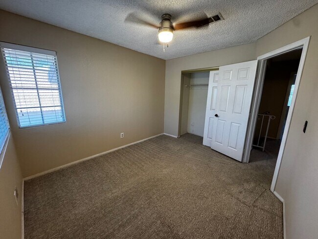 Building Photo - Charming 3 bedroom Green Valley home