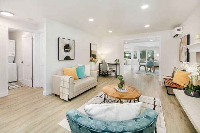 Building Photo - JENSEN DUPLEX