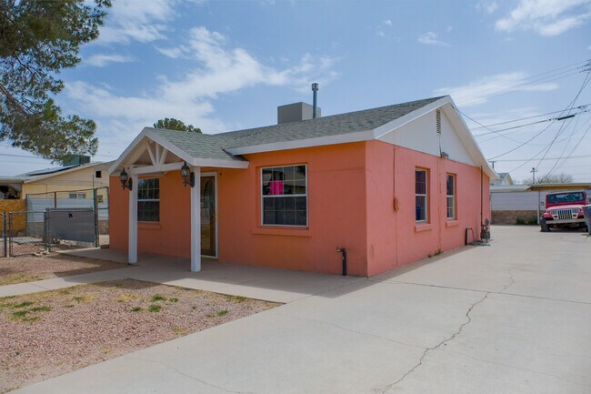 Building Photo - 8326 Verde Cir