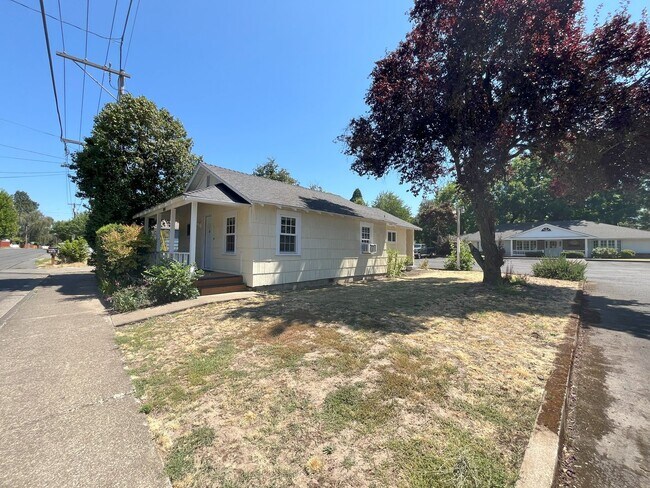 Building Photo - Charming 2-Bedroom Home with Open Living Space and Tile Flooring
