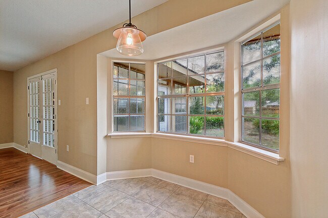 Building Photo - Better Price!  Old Landing 3 Bedroom in Co...