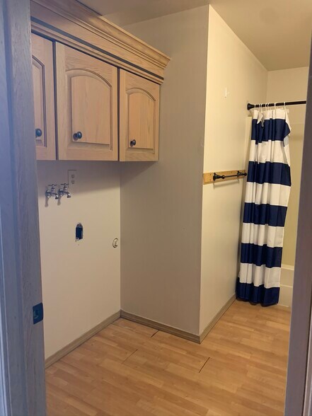 Building Photo - 1608 Sand Ct