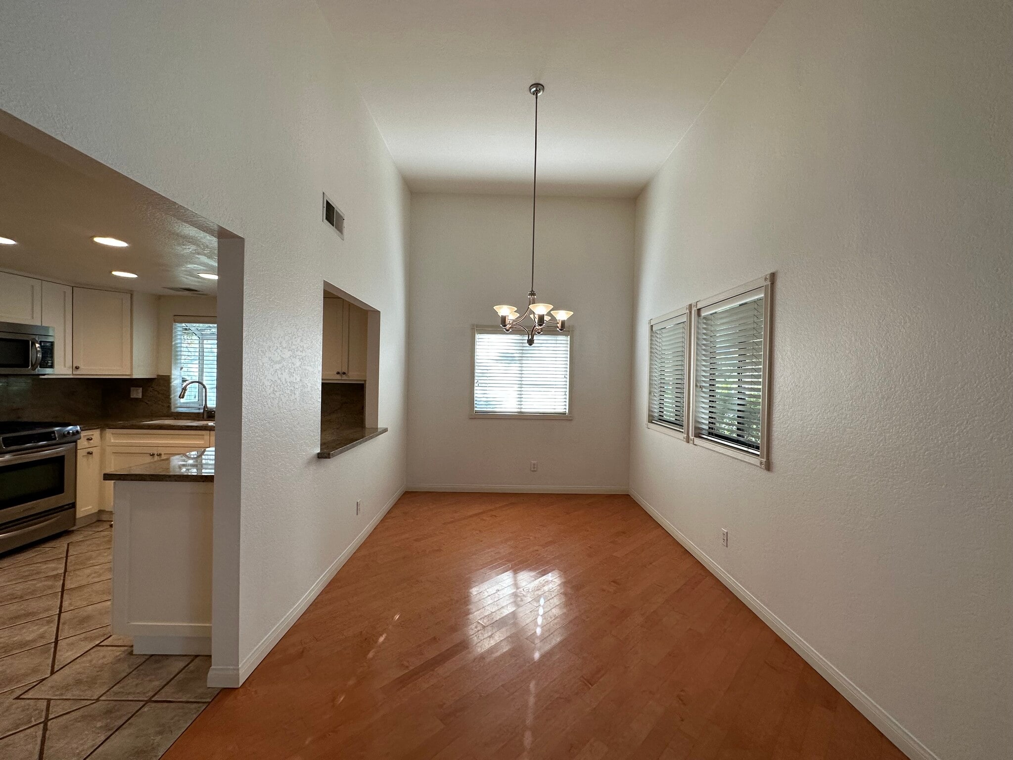 Dining Room - 500 Garfield Ave