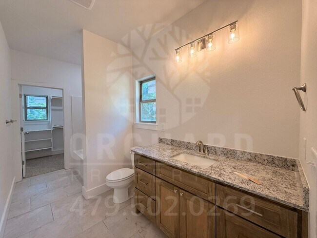 Building Photo - Bella Vista Single-Family Home- 2 Bed/ 2 Bath - Well-Crafted Camden Plan
