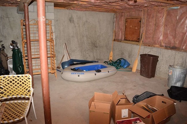 Building Photo - 10 Bay Tree Ln