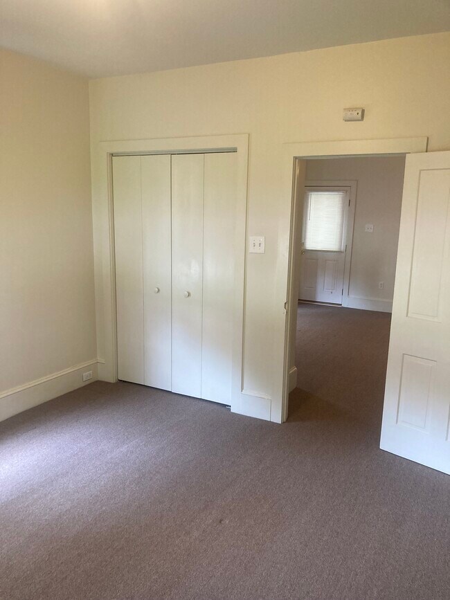 Building Photo - 1167 Main St