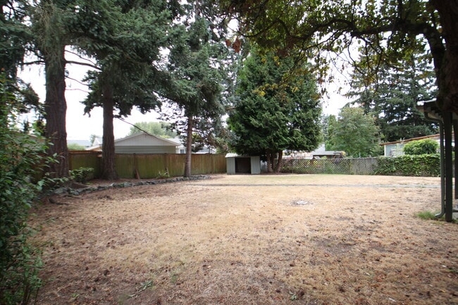 Building Photo - 4518 S 11th St