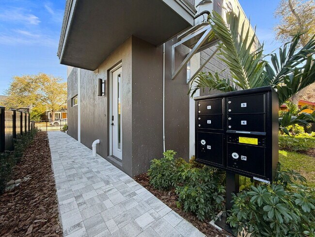 Building Photo - 334 14th St N