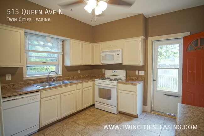 Building Photo - 515 N Queen Ave