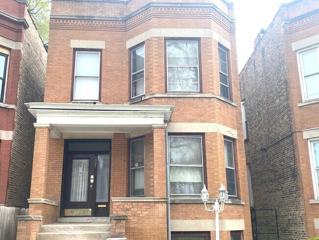 Primary Photo - 7033 S Emerald Ave
